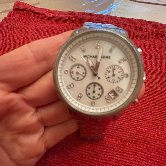 Michael Kors Stainless Steel 5020 Women's Watch - Picture 3 of 9